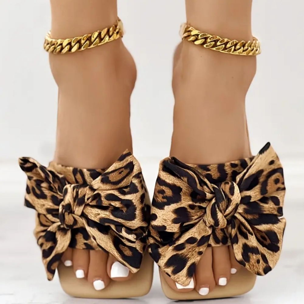Women's Leopard Print Fashionable Flat Sandals